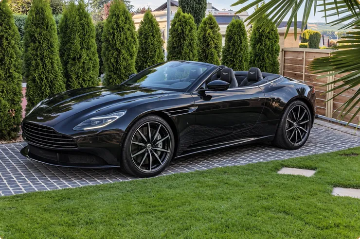 Zuletzt angekauftes Aston Martin DB11 Volante in Schwarz