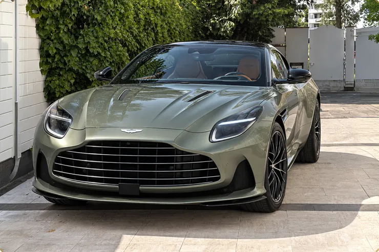 Zuletzt angekaufter Aston Martin DB12 in Grün
