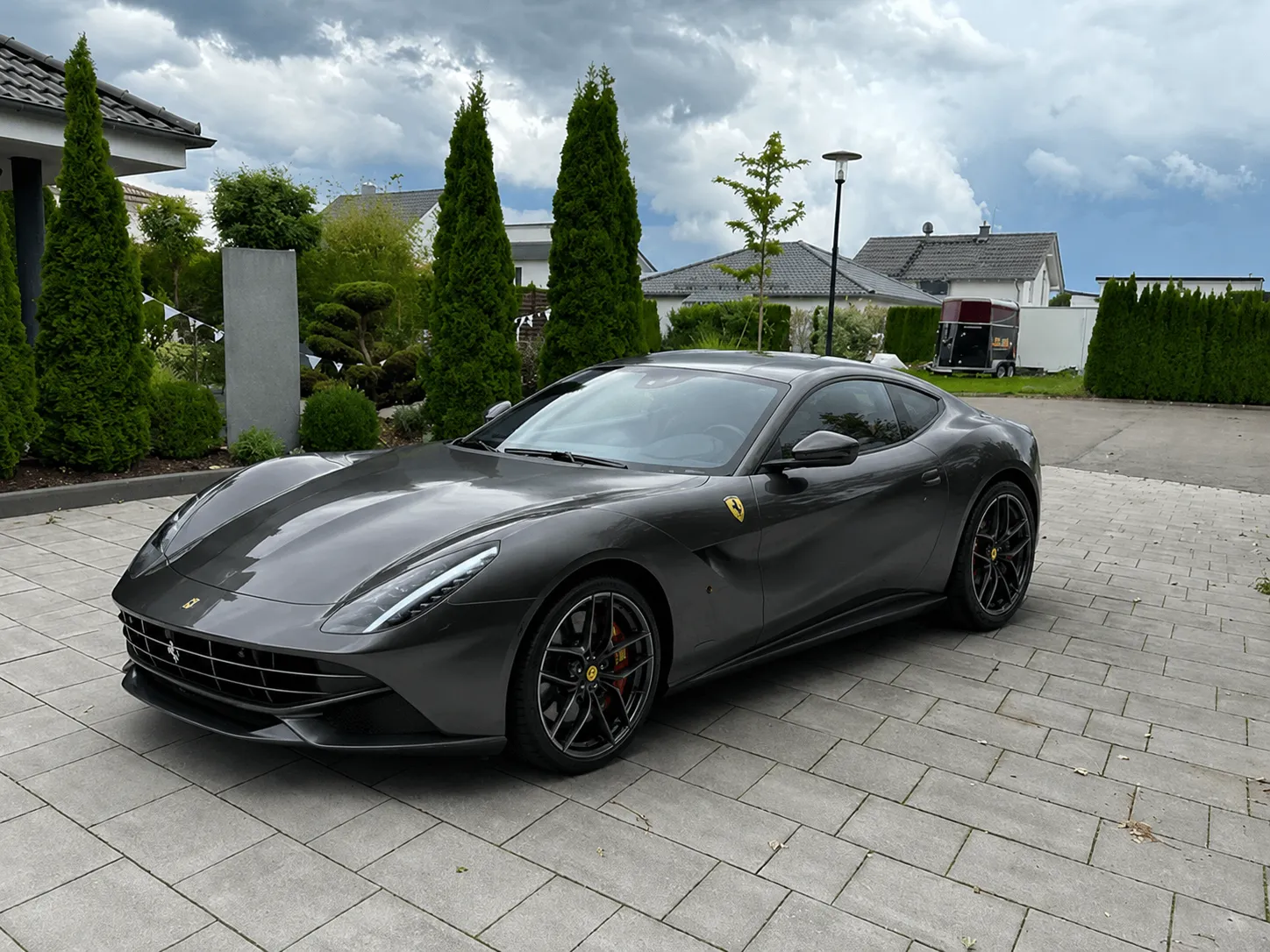 Zuletzt angekaufter Ferrari F12 in Anthrazit