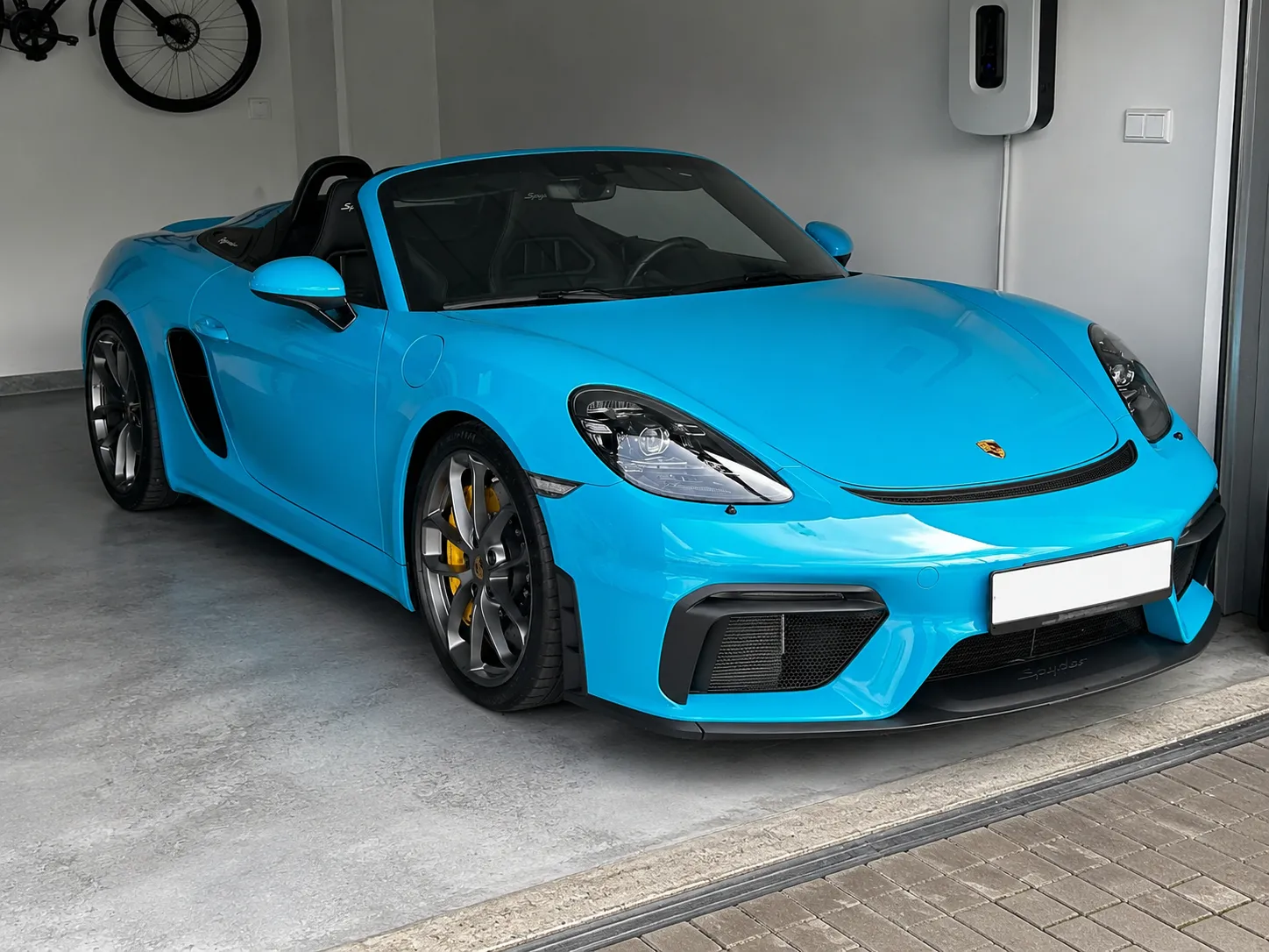 Zuletzt angekaufter Porsche 718 Spyder in Blau
